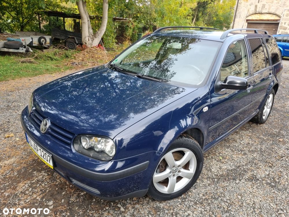 Volkswagen Golf - 1