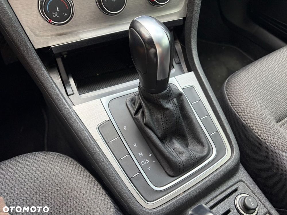 Volkswagen Golf - 14