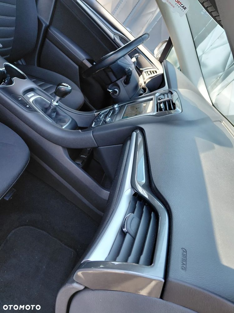 Ford Mondeo 1.5 EcoBoost Ambiente - 25