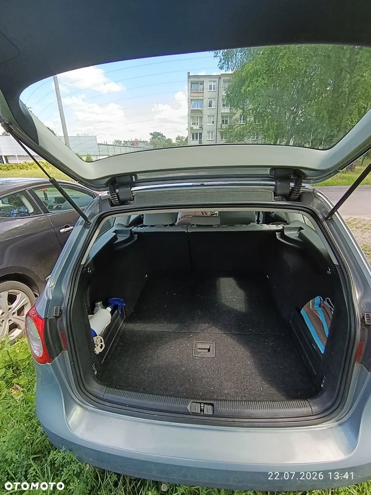 Volkswagen Passat - 13