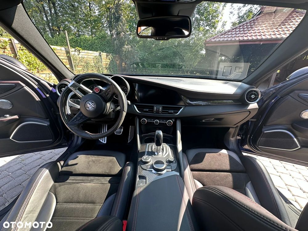 Alfa Romeo Giulia 2.9 V6 Bi-Turbo AT8 Quadrifoglio - 15