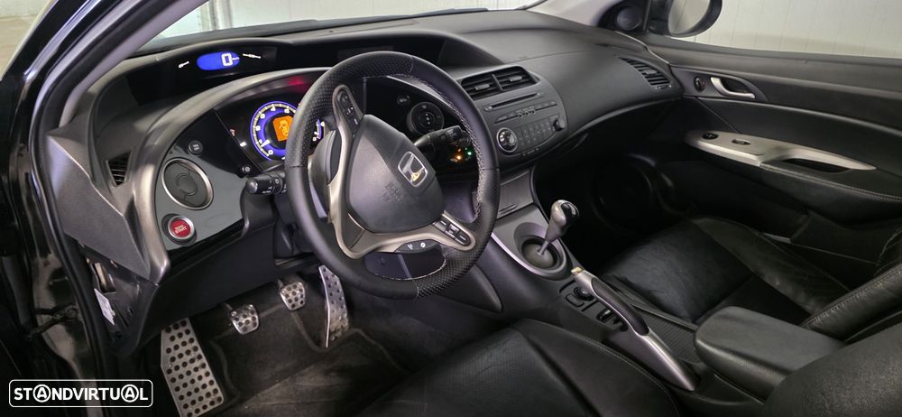 Honda Civic 1.8 Executive NAVI - 4