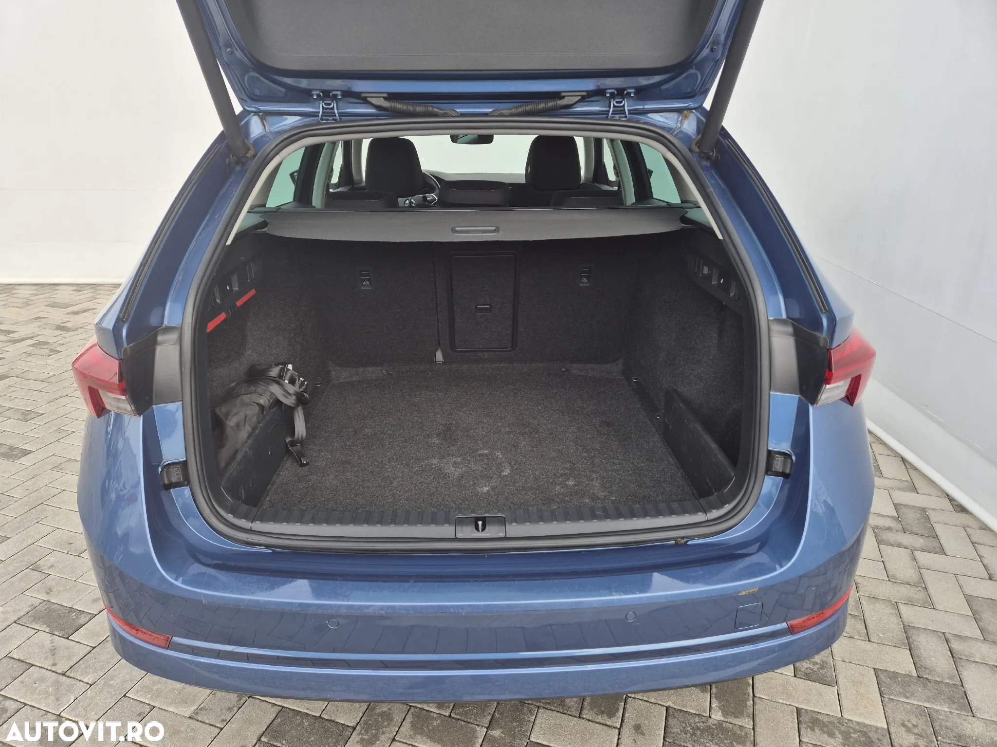 Skoda Octavia Combi 2.0 TDI DSG Style - 30