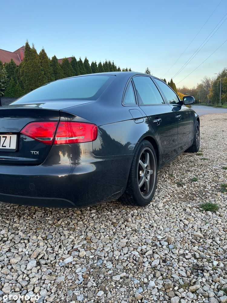 Audi A4 Limousine - 3