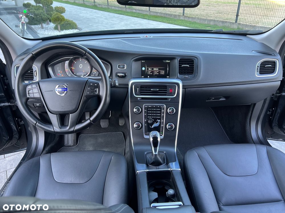Volvo V60 D3 Summum - 25