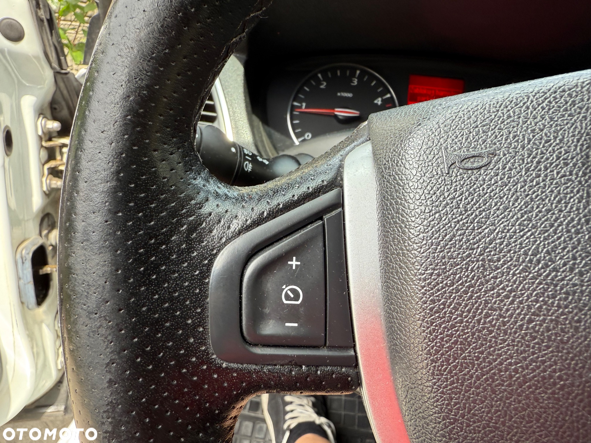 Renault Laguna 2.0 dCi Initiale - 12