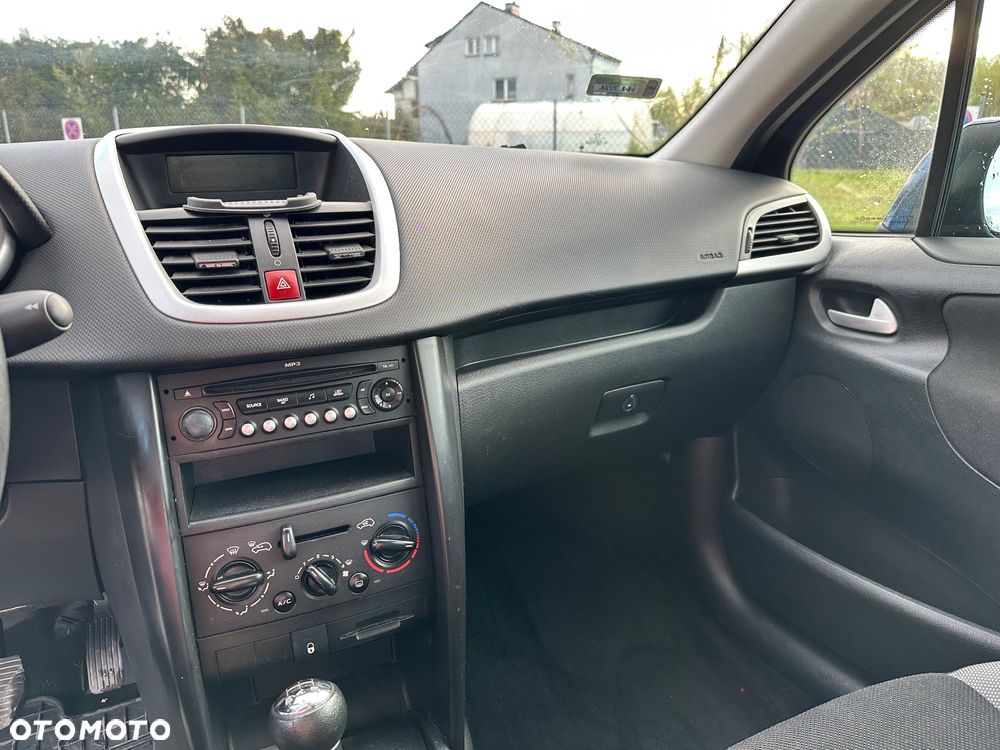 Peugeot 207 1.4 - 12