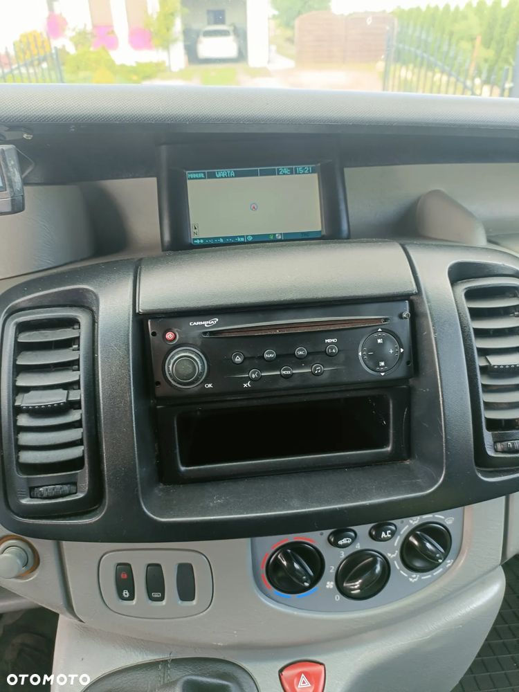 Renault Trafic - 13