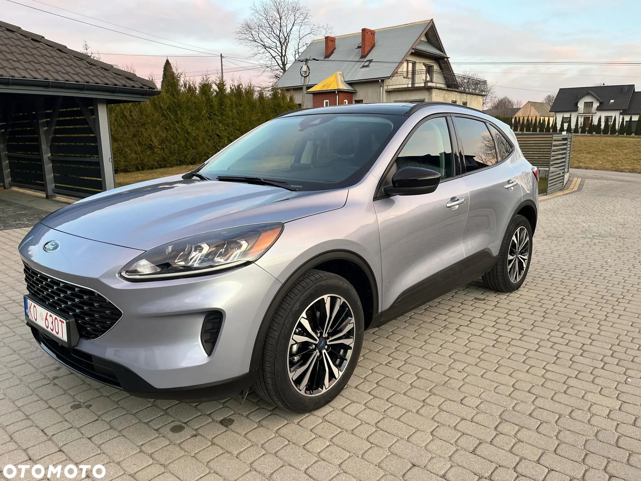 Ford Kuga - 2