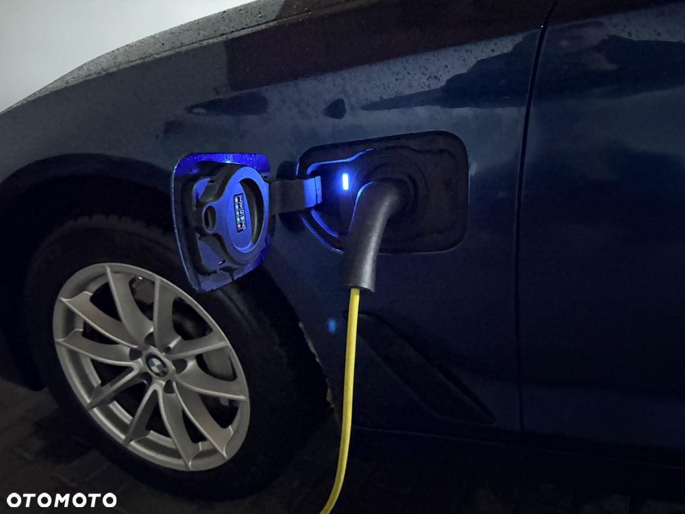 BMW Seria 5 530e iPerformance xDrive Sport Line sport - 6