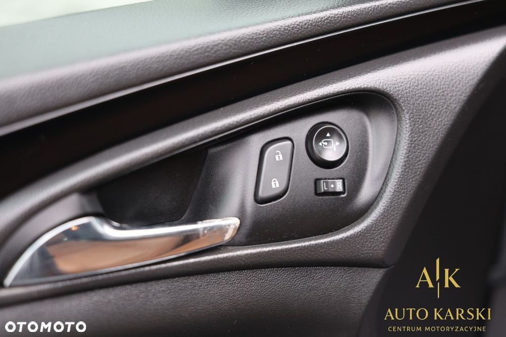 Opel Insignia - 19