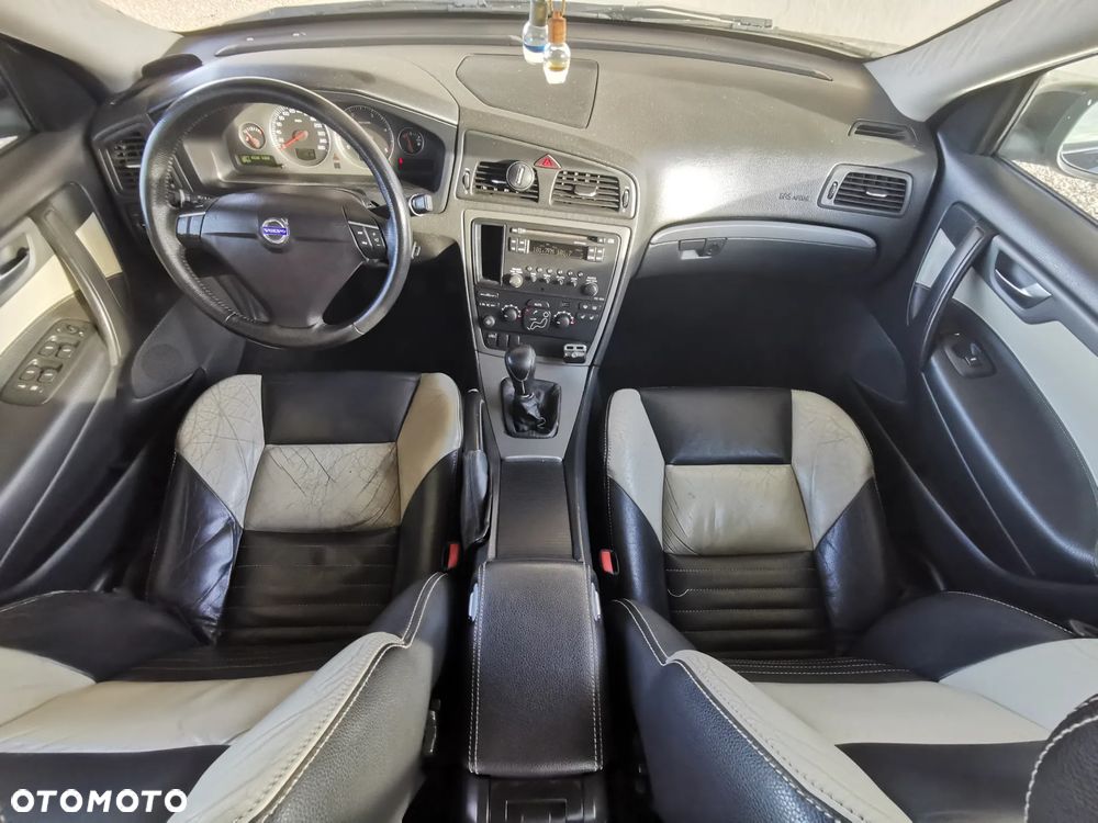Volvo S60 2.4D5 Summum - 6