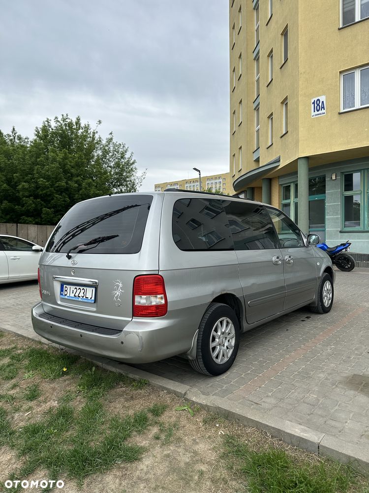 Kia Carnival - 5
