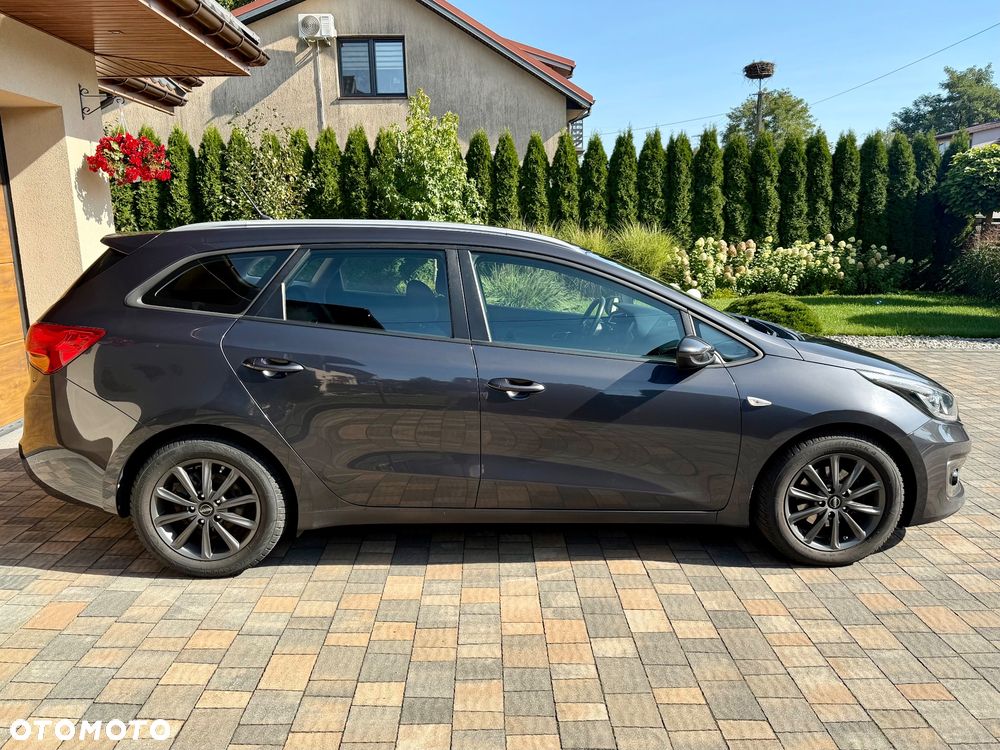 Kia Ceed 1.6 CRDi 136 ISG Vision - 6