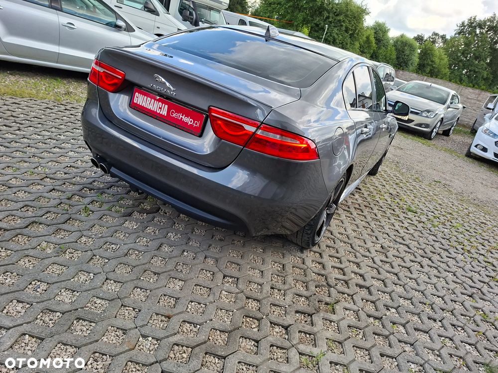 Jaguar XF 2.0 i4D AWD R-Sport - 4