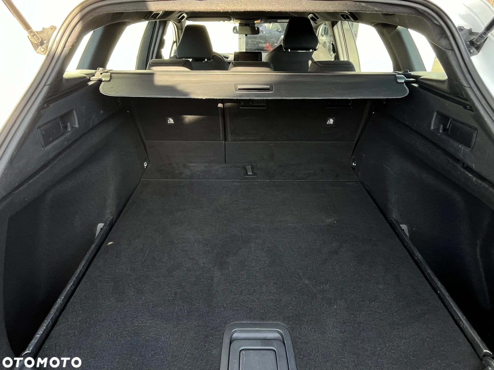 Toyota Corolla 1.8 Hybrid Comfort - 12
