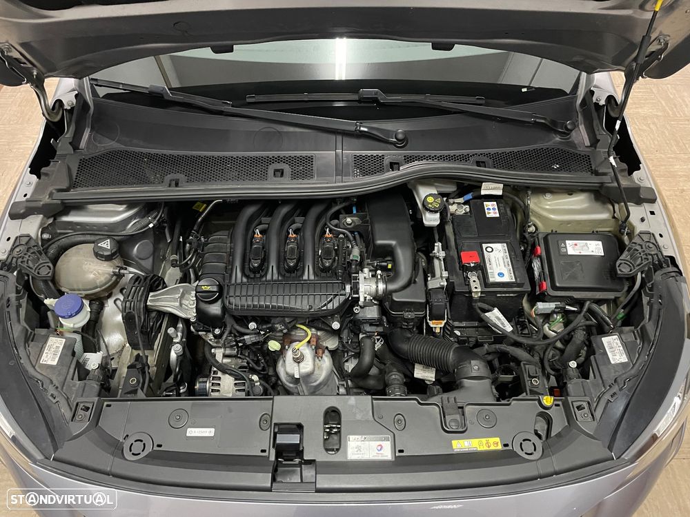 Peugeot 208 1.2 PureTech SE Style - 32