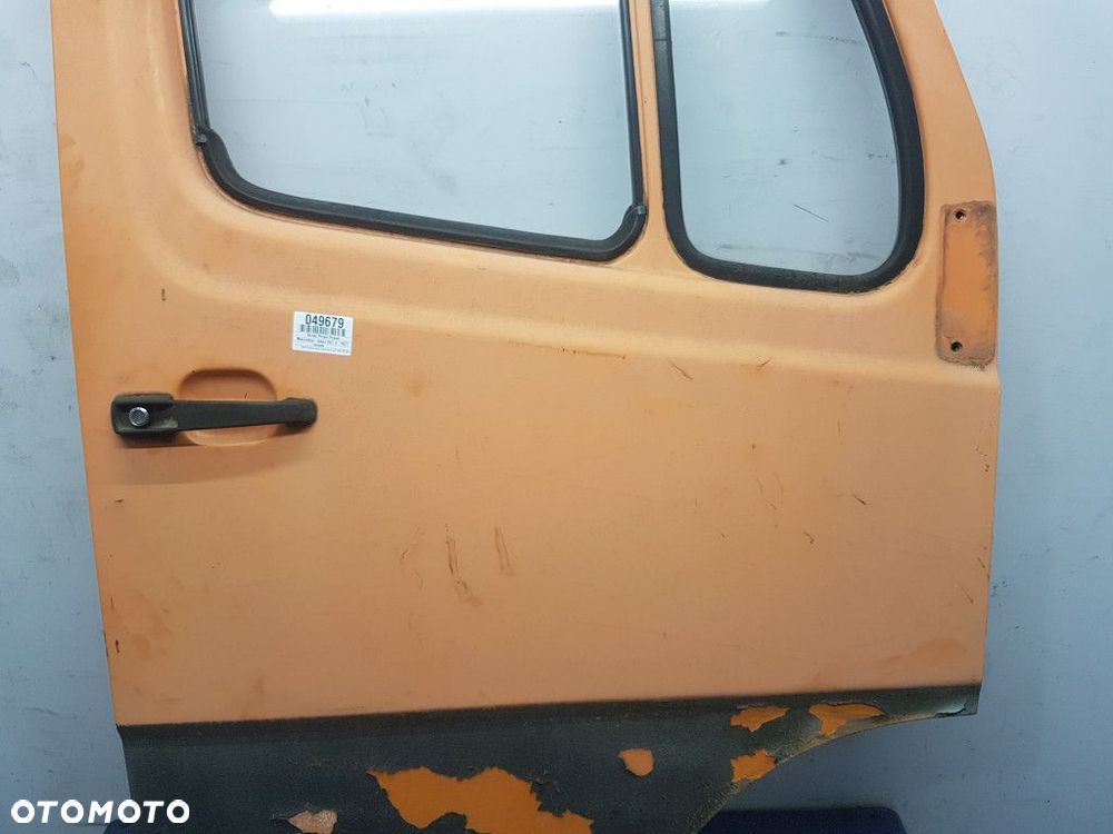 MERCEDES BENZ KACZKA 207 D DRZWI PRZÓD PRAWE - 4