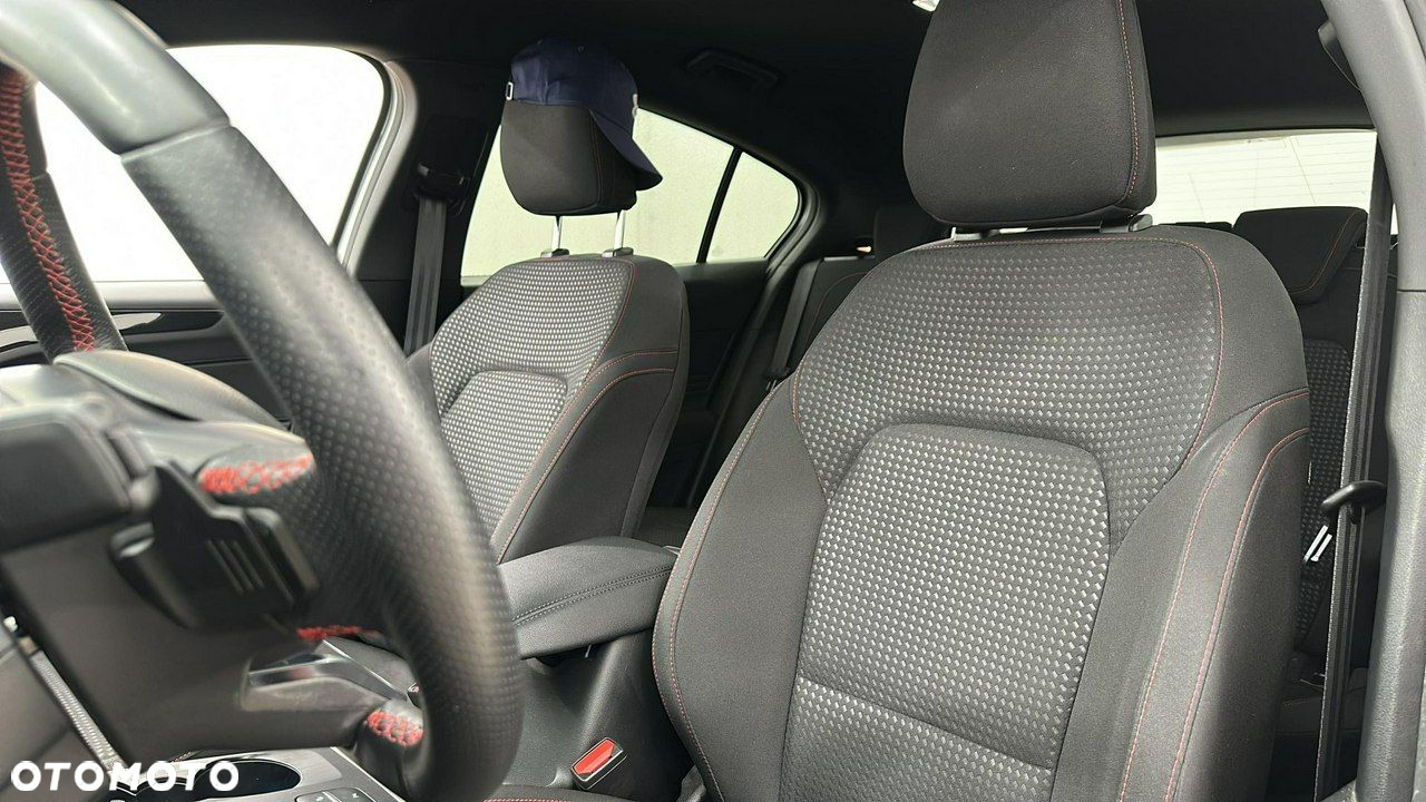 Ford Focus 1.5 EcoBoost ST-Line - 16
