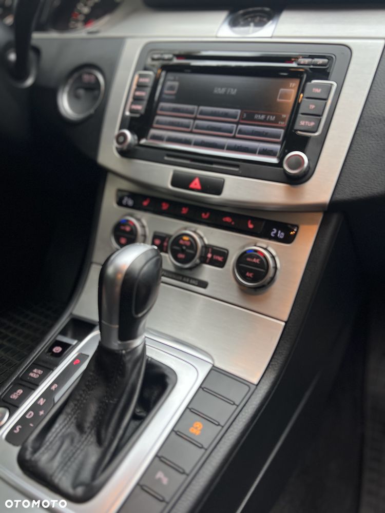 Volkswagen Passat 1.4 TSI BMT Highline DSG - 25