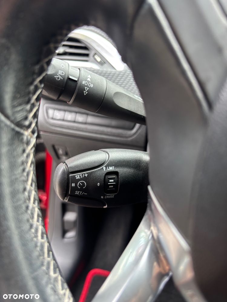 Peugeot 2008 BlueHDi FAP 120 STOP & START Allure - 17