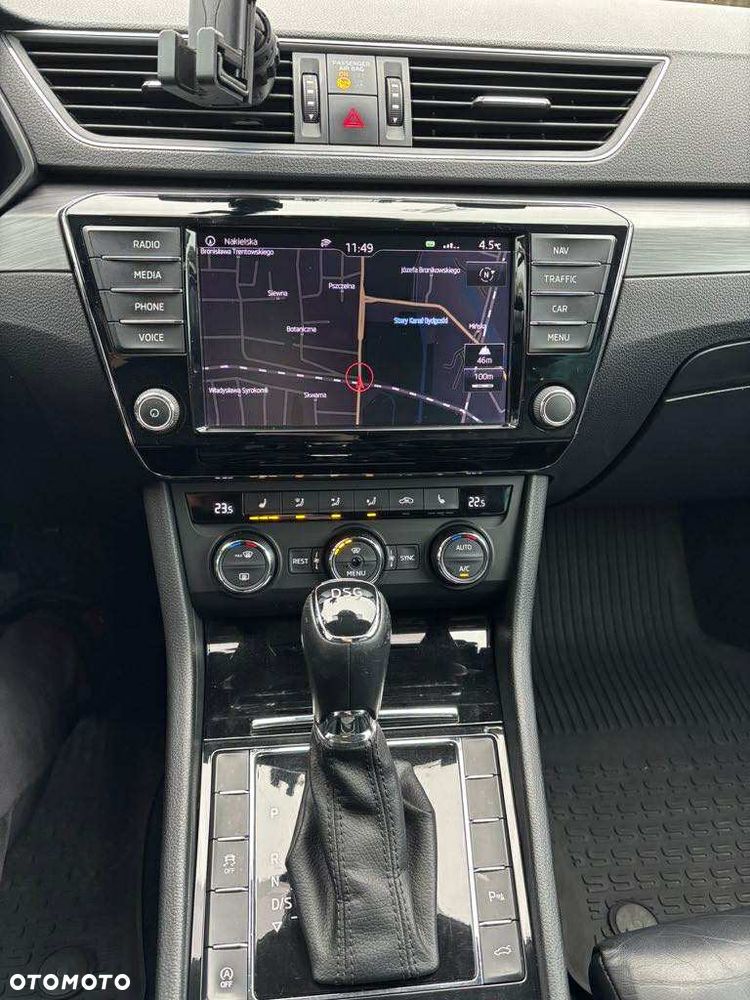 Skoda Superb 2.0 TDI DSG Ambition - 8