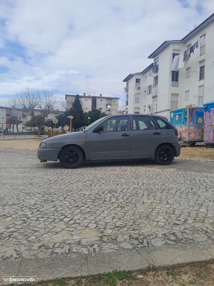 SEAT Ibiza 1.1i GLX - 5