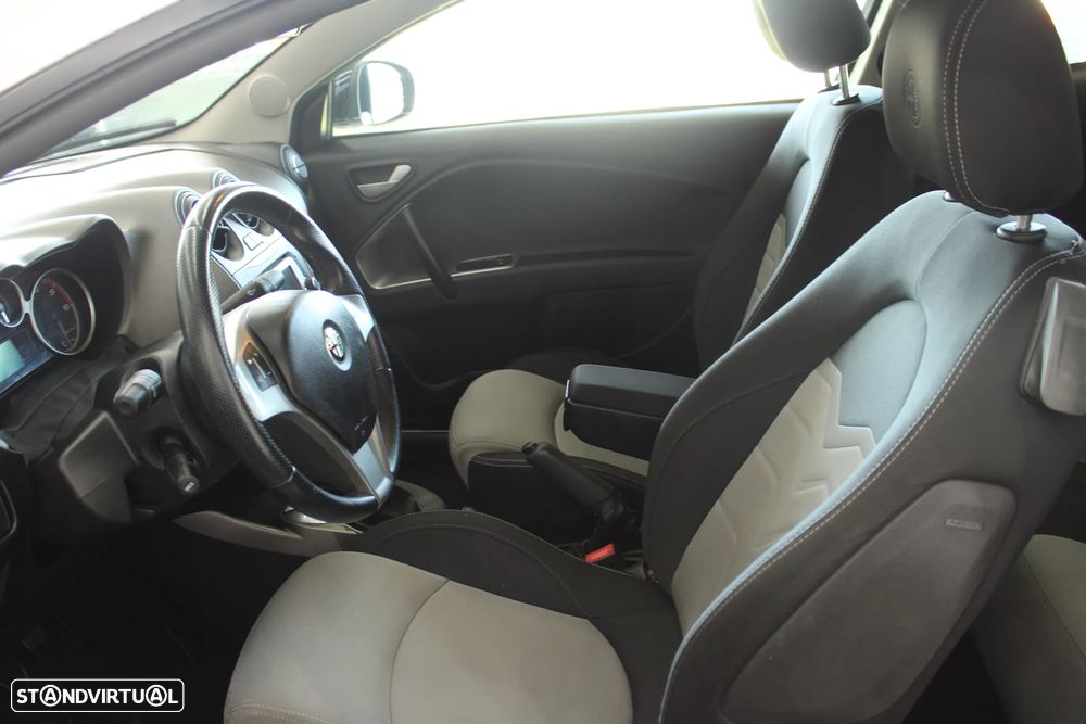 Alfa Romeo MiTo 1.3 JTD Distinctive S&S - 29