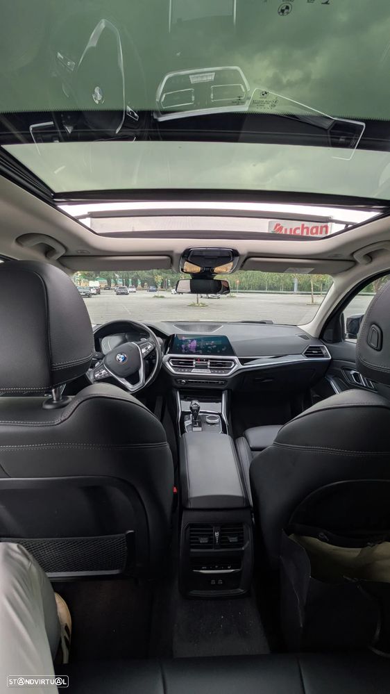 BMW 330 e Line Sport Auto - 2