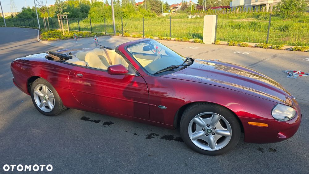 Jaguar XK8 - 1