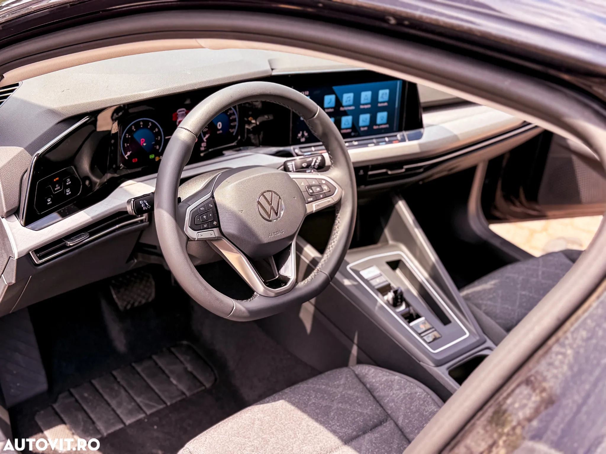 Volkswagen Golf 1.5 eTSI ACT DSG MHEV Life - 10