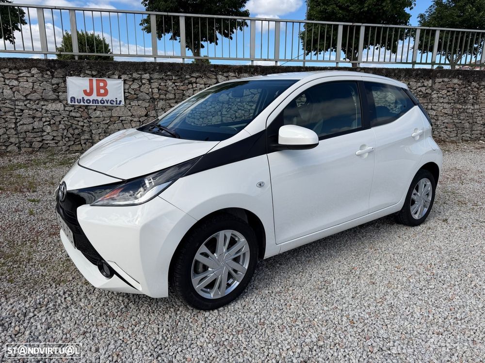 Toyota Aygo 1.0 X-Play+AC+X-Touch - 1