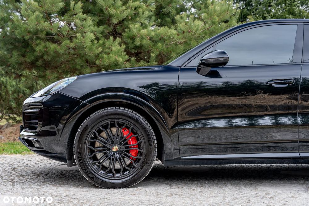 Porsche Cayenne GTS - 16