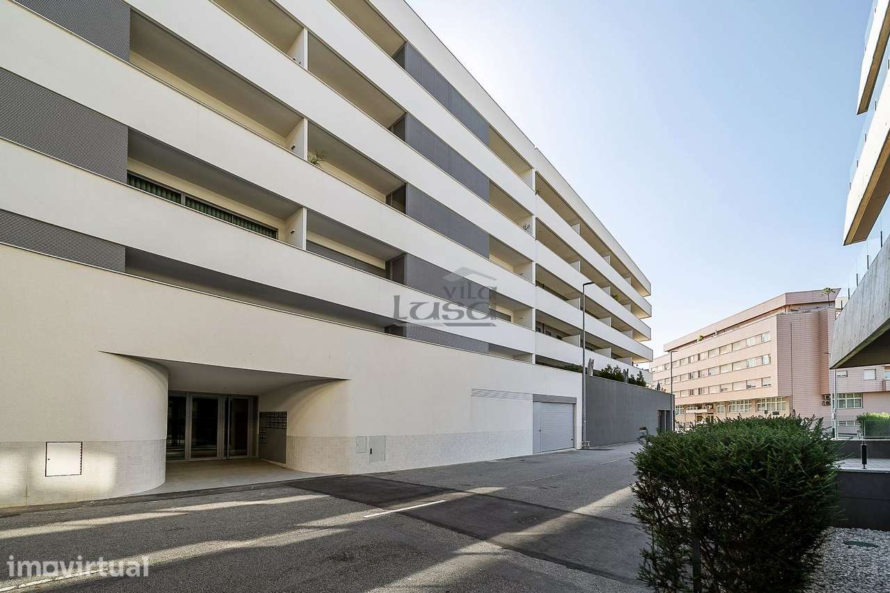 Apartamento T2,  3 wcs (2 suites) com Garagem Dupla no Centro de Gaia - Grande imagem: 3/23