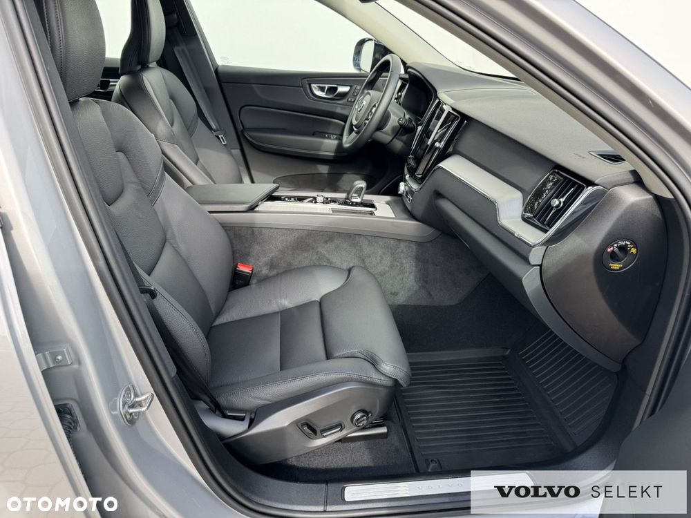 Volvo XC 60 B5 B AWD Plus Dark - 13