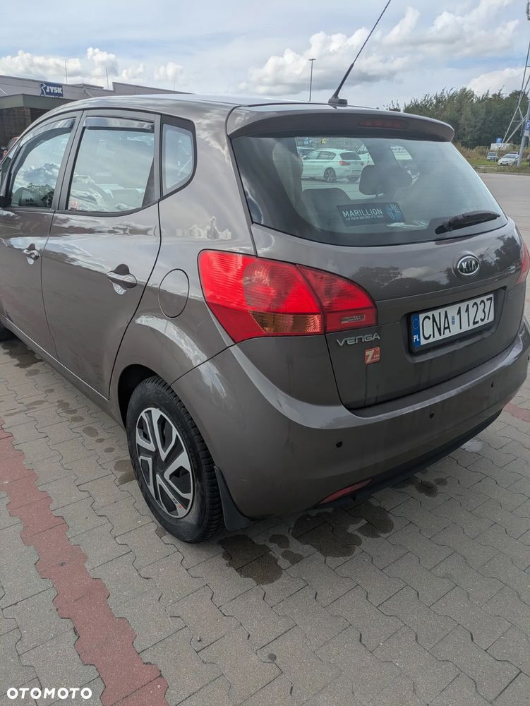 Kia Venga 1.4 L - 6