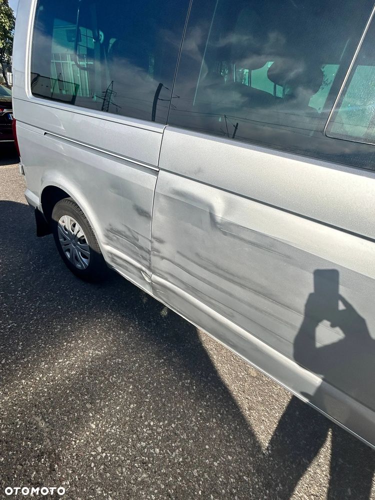 Volkswagen Caravelle - 10