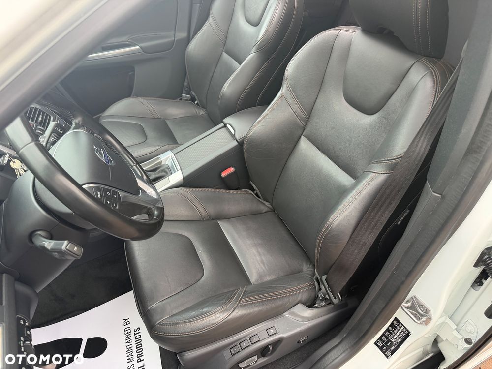 Volvo XC 60 D4 Drive-E Ocean Race - 19