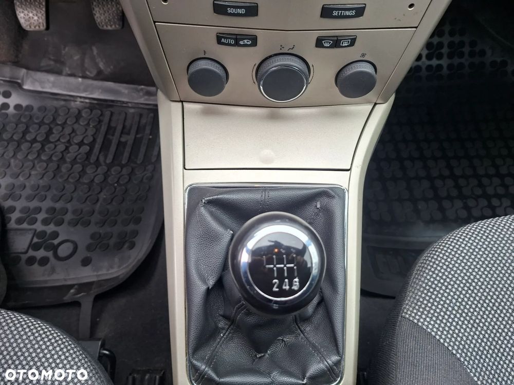 Opel Astra 1.9 CDTI Enjoy - 12