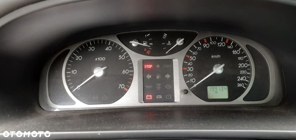 Renault Laguna 1.8 RXE - 12