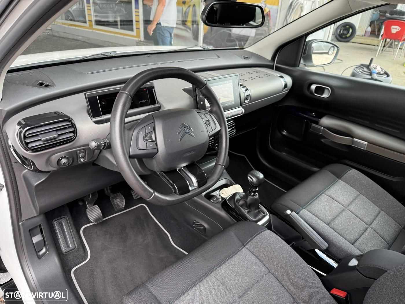 Citroën C4 Cactus 1.2 PureTech Shine - 19