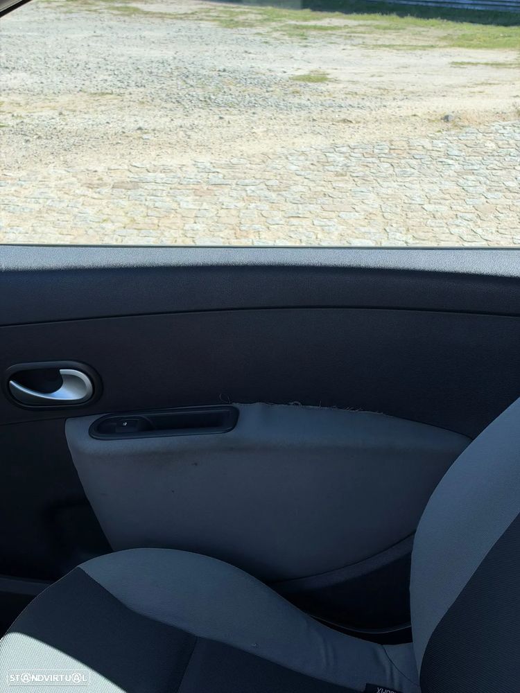 Renault Clio 1.5 dCi Confort - 8