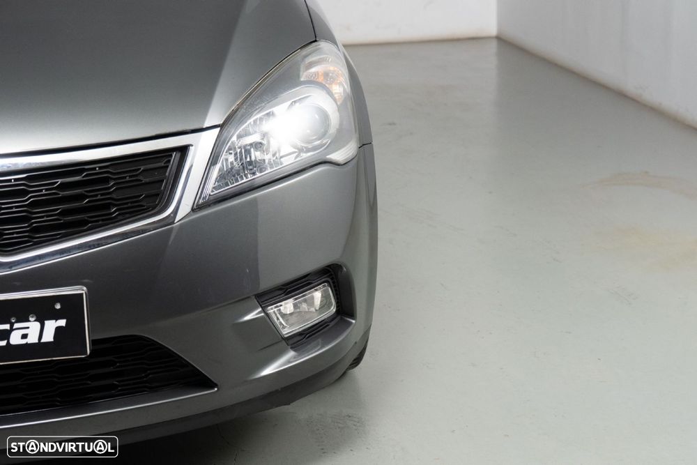 Kia Ceed SW 1.6 CRDi LX ISG - 14