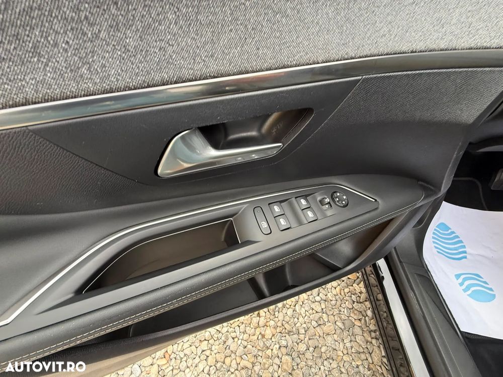 Peugeot 3008 BlueHDi 130 Stop & Start EAT8 Allure - 24