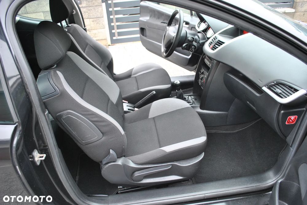 Peugeot 207 75 Urban Move - 6