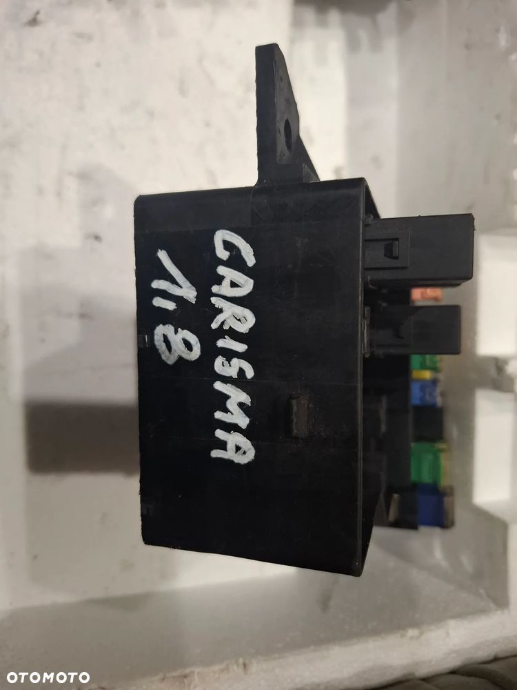 MITSUBISHI CARISMA 1,8 skrzynka bezpieczników  MR193494 - 1