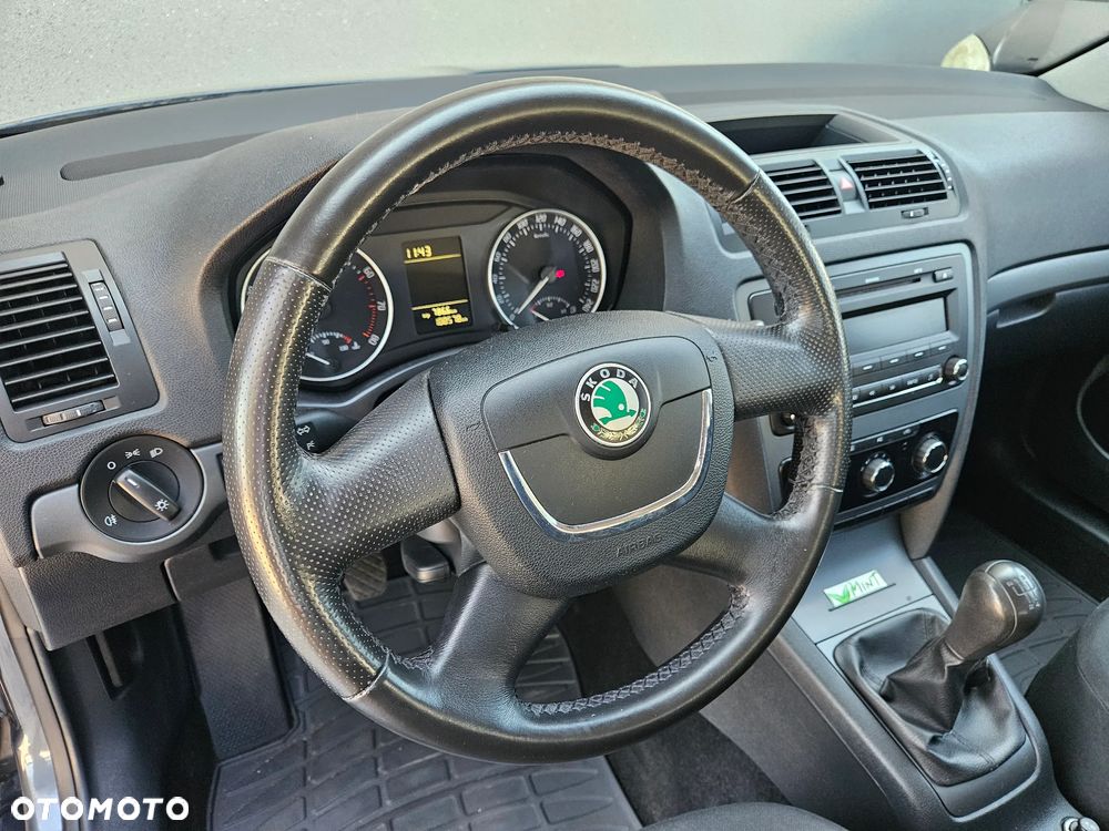 Skoda Octavia 1.6 Ambiente - 34