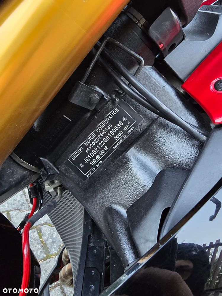 Suzuki GSX 1000 - 15