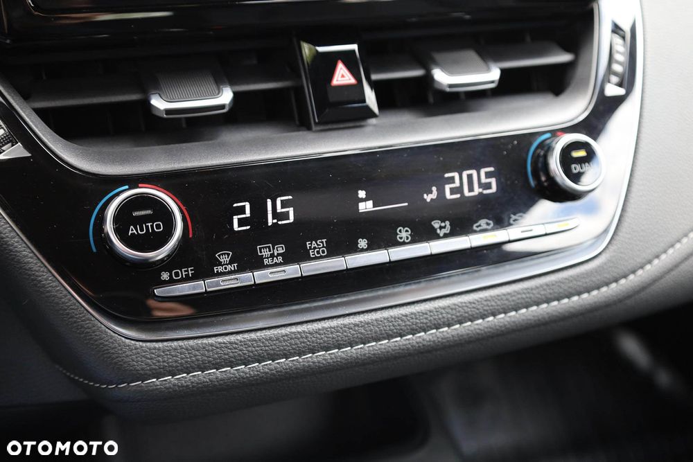 Toyota Corolla 1.8 Hybrid Comfort - 24