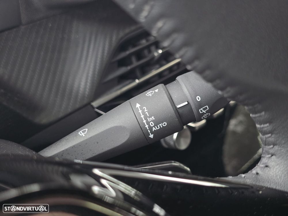 Peugeot 2008 1.2 PureTech Allure - 20